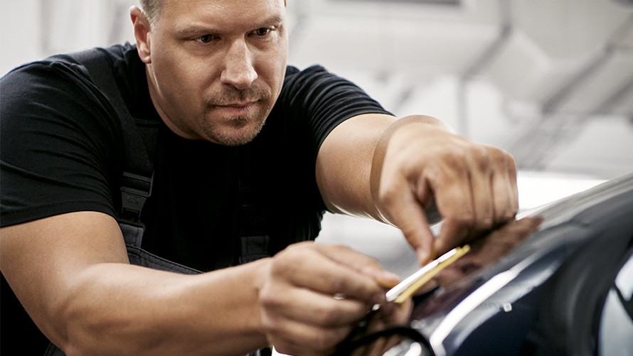 MINI originele reparatieservices - MINI carrosserie- en lakwerkplaats, uitdeukservice.